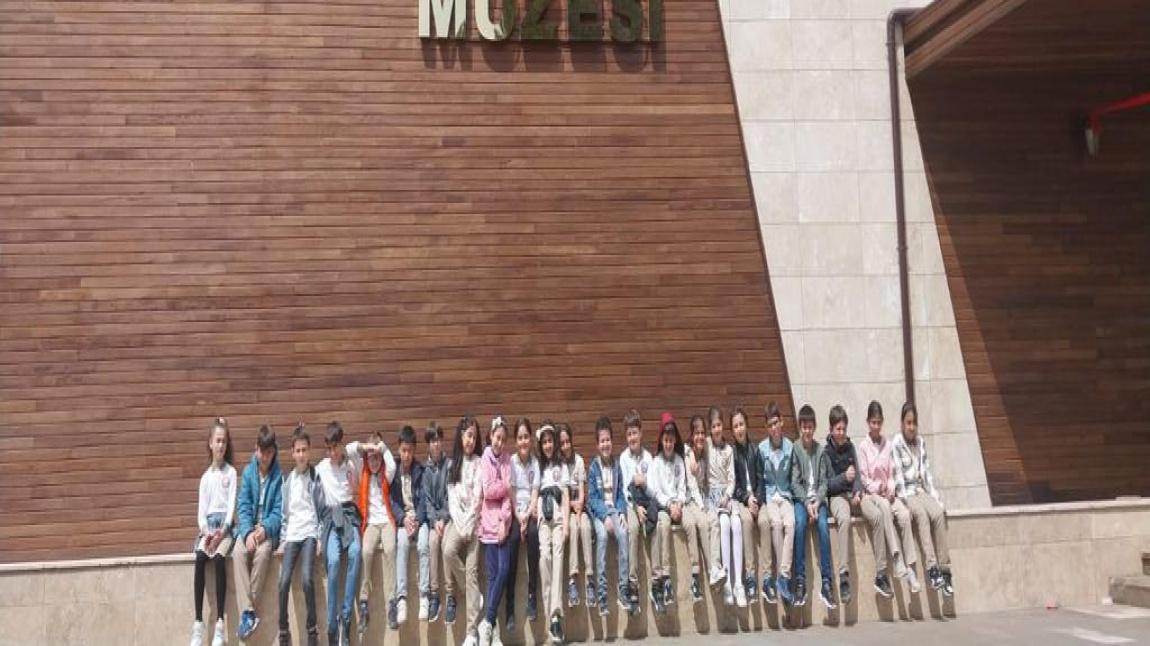 Okulumuz 4/C Sınıfı Öğrencilerinin Erzincan Müzesi ile İl Halk Kütüphanesi Ziyaretleri