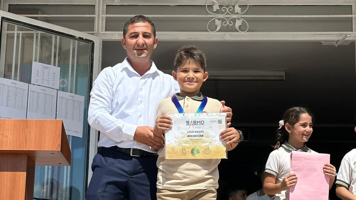 2024-2025 Eğitim Öğretim Yılında SASMO matematik olimpiyatlarında derece alan 3/A sınıfı öğrencimiz Çınar ARSLAN ı tebrik ederiz.